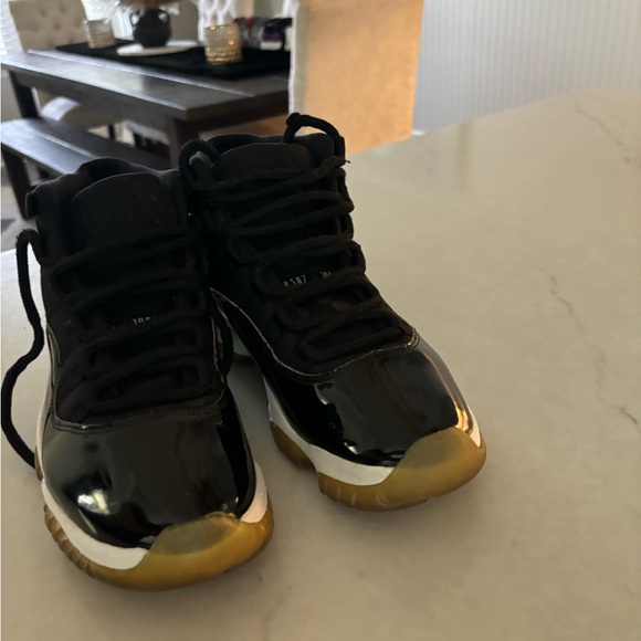 Used W 8 space jam Jordan’s - Picture 4 of 6